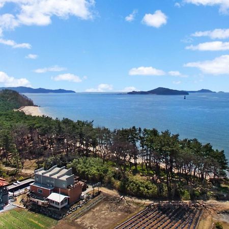 Taean Janggog Pension Exterior photo